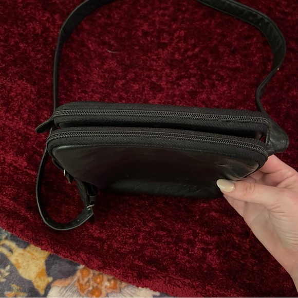 SAS Vintage black leather crossbody - Picture 7 of 12